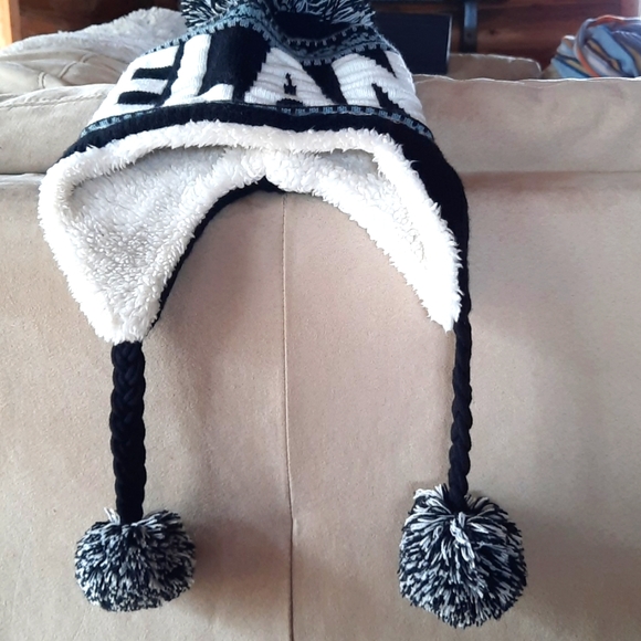 Iceland logo ear flap knit Pompom Hat Touque - Picture 4 of 7